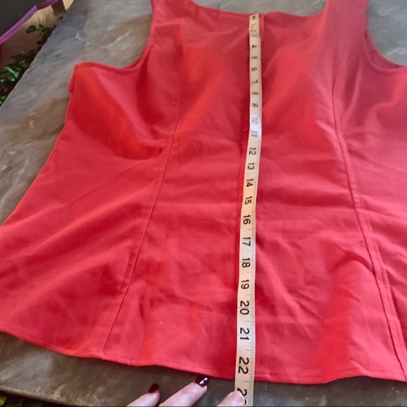 ModCloth Cutout Top in Raspberry - Picture 3 of 4